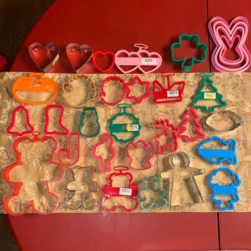 All seasons cookie cutters multiple sizes